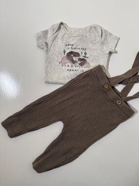 Graphic Baby Bodysuit & Brown Knit Suspender Pants Set